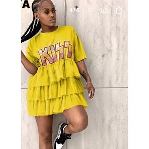 Yellow kiss 💋 dress new with out tag 🏷. 22 inches wide and 33 inches long
